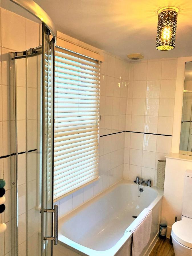 Riverside Channel5 "Holidays Homes In The Sun" Featured Central Canterbury Cottage With Free Parking Exteriér fotografie