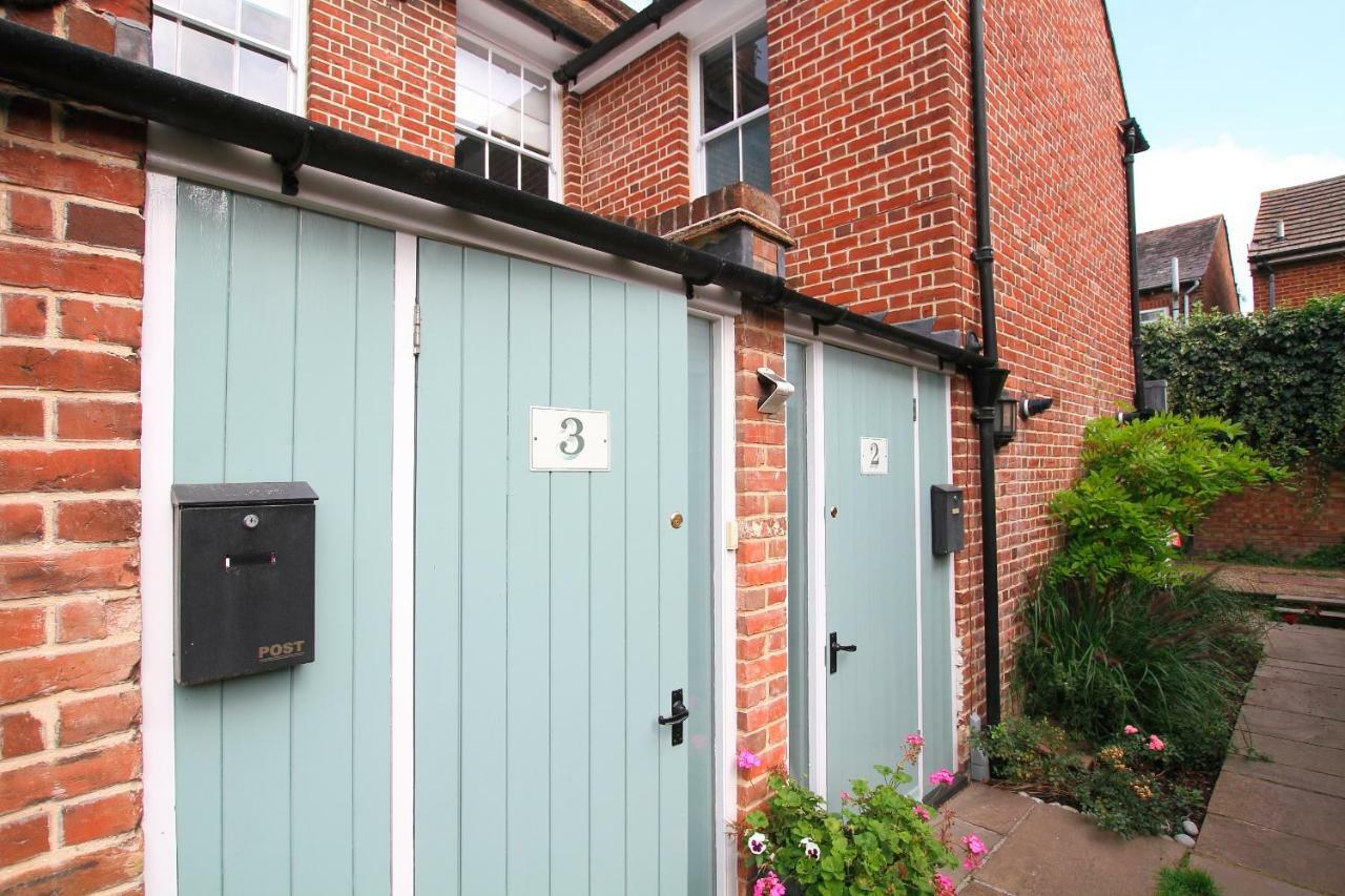 Riverside Channel5 "Holidays Homes In The Sun" Featured Central Canterbury Cottage With Free Parking Exteriér fotografie